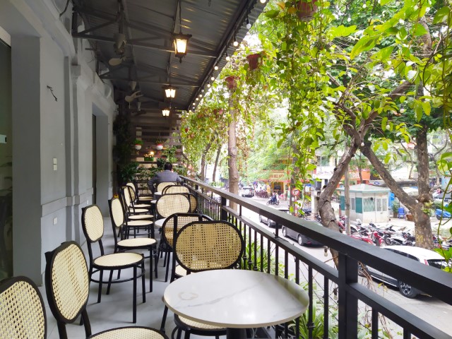 Level 2 seats facing the park of Cafe 4H 4h Ca Phe Hanoi