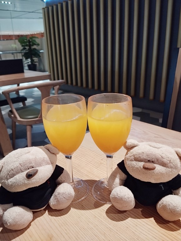 Blossom Lounge Changi Airport Terminal 4 Review - Our Own-Made Mimosa