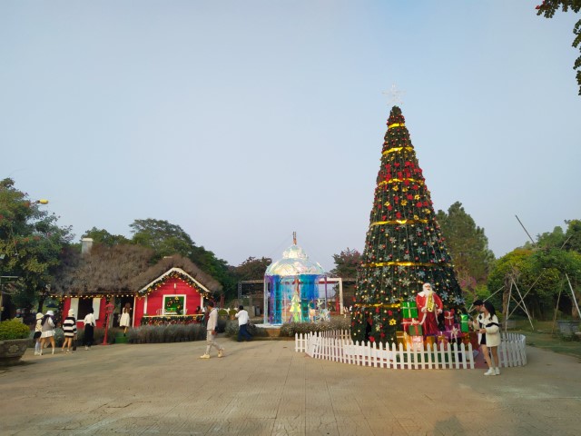 "Town Square" in the centre of Vuon Hoa Phuong Linh Hanoi Botanical Gardens