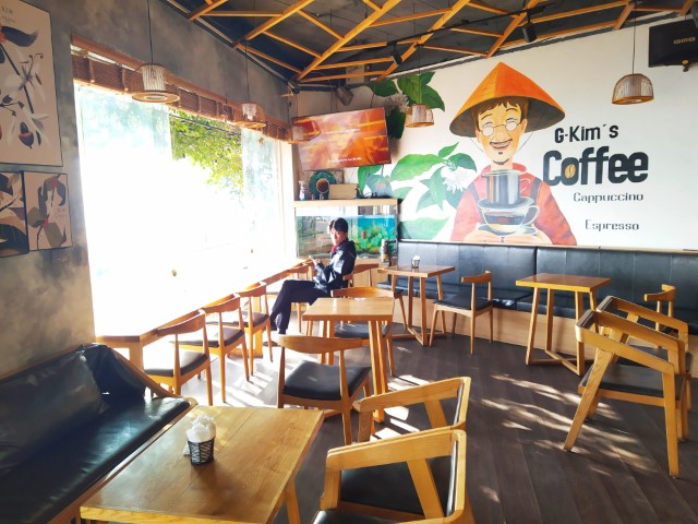 G Kim's Coffee and Tea Hanoi Review - Seats that overlook West Lake (Tay Ho) 