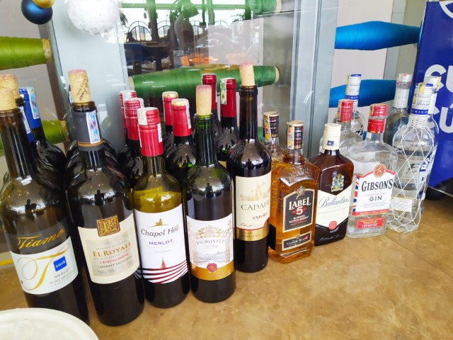 Song Hong Business Lounge Noi Bai Airport Hanoi - Wines and Liquor Selection