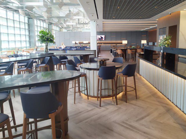 Business Class SilverKris Lounge Review - The Quiet Zone More Seats