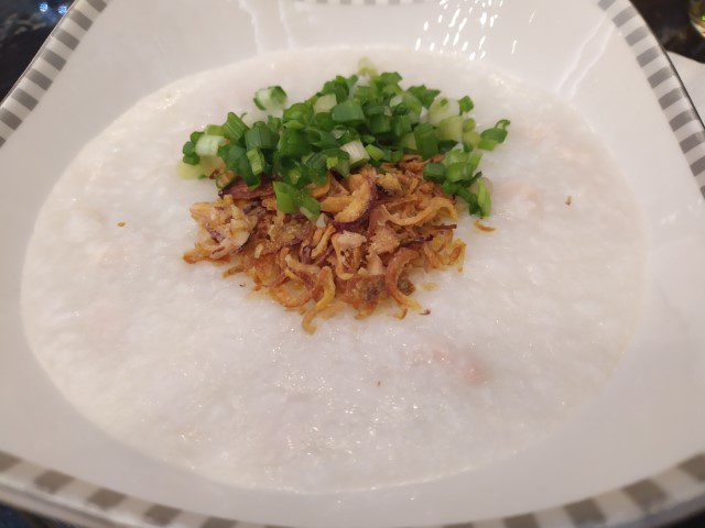 SilverKris Lounge Business Class Singapore - The Dining Hall - Porridge