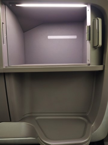 SQ Business Class Airbus A380-800 - Compartment to keep  your personal belongings
