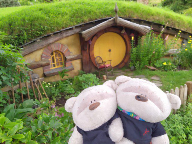 2bearbear at a Yellow Hobbit Hole in the Shire at Hobbiton Movie Set