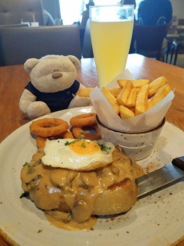 Dixie Browns Taupo Restaurant Sirloin Steak with Mushroom Sauce Review ($38.5)