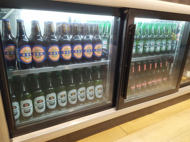 Strata Lounge Auckland Airport Review - Beer Selection