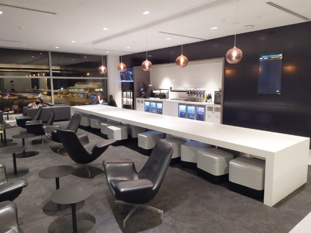 Air New Zealand Lounge Auckland Airport Review - Drinks area