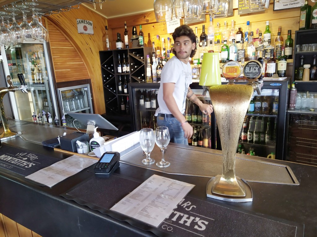 Skotel Alpine Resort Bar / Pub with draft beers