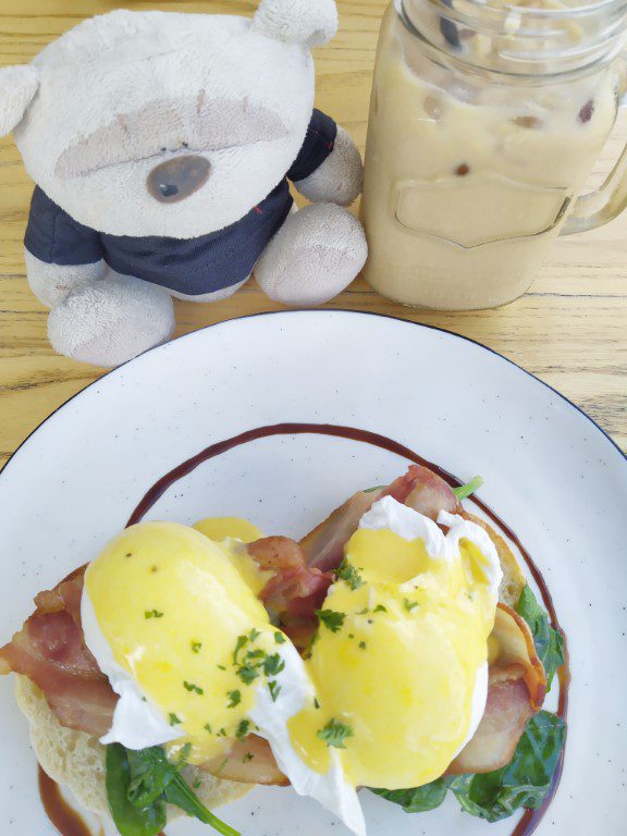 Torpedo Bay Cafe Review Eggs Benedict ($19.5)