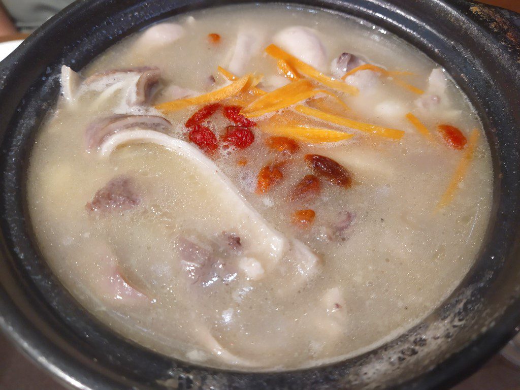 Chicken Hotpot Compass One Review - Chicken Pork Tripe Hotpot (猪肚鸡煲 - $18.80)