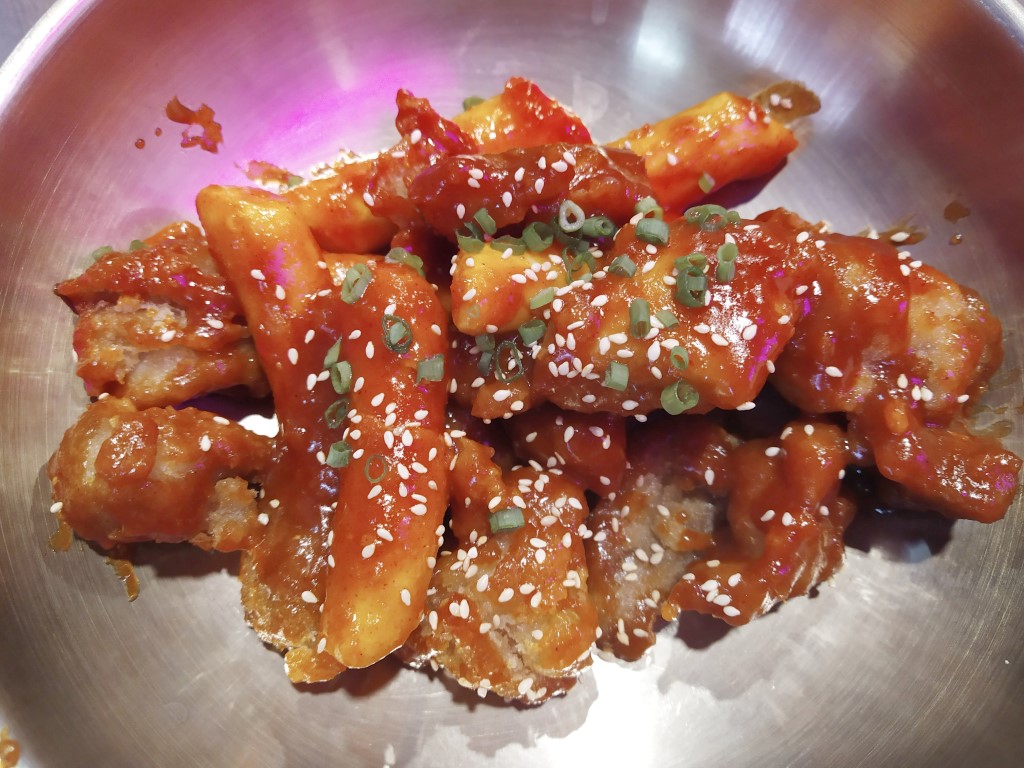 Ajumma's Korean Restaurant Review (Fried Chicken & Crispy Toppoki with Sweet-Spicy Sauce)