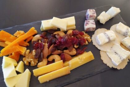 Cheeselads Singapore House Select Cheeseboard (5 cheeses, Assorted Nuts, Dried Fruits, House-made Nougats)