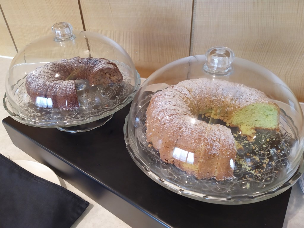 DoubleTree Hilton Johor Bahru Executive Lounge Review - All Day Refreshments of Cakes