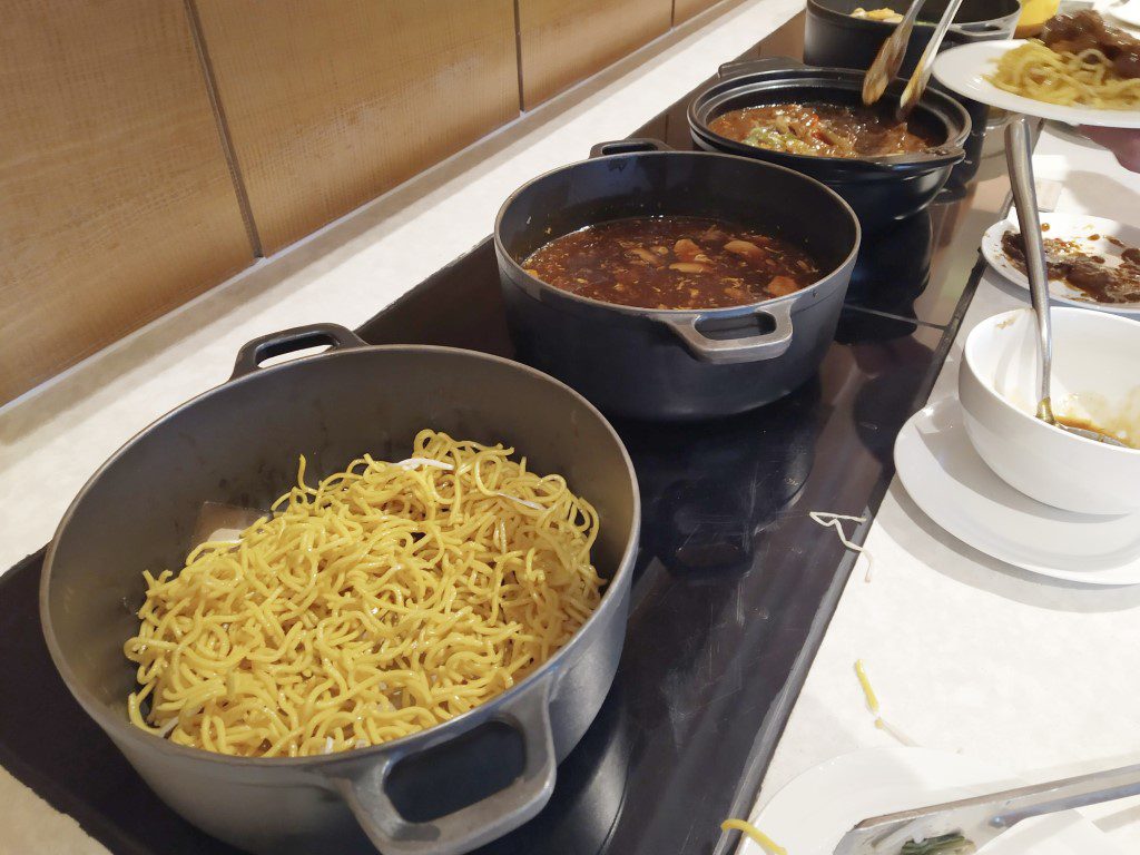 DoubleTree Hilton Johor Bahru JB Executive Lounge / Club Lounge - Mains of Noodles and Beef