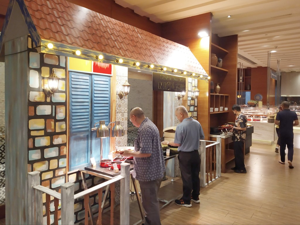 DoubleTree Hilton Johor Bahru Makan Kitchen Breakfast Review - Nasi Lemak Station