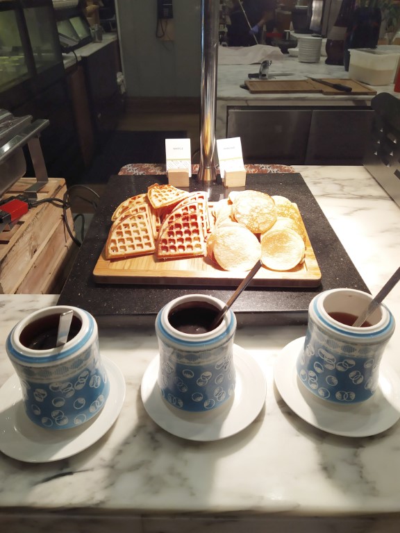 DoubleTree Hilton Johor Bahru Makan Kitchen Breakfast Review - Waffles and Pancakes
