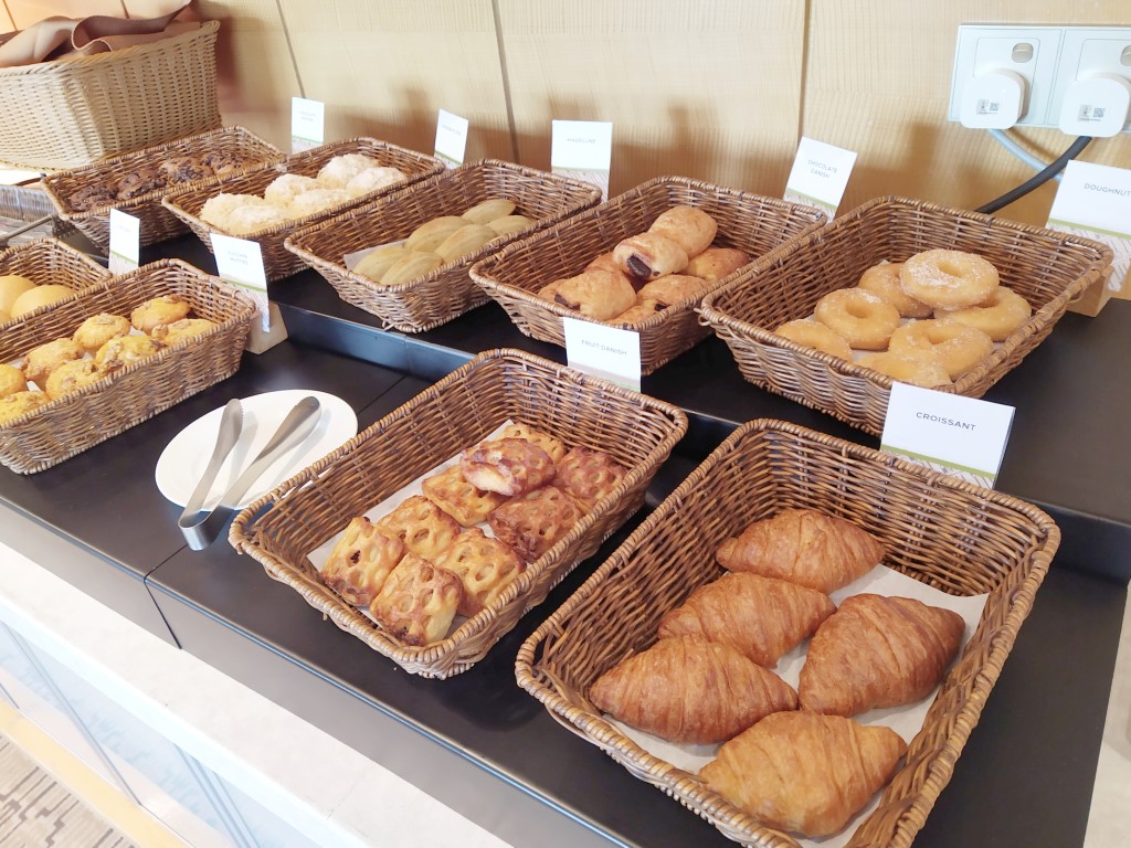 DoubleTree Hilton Johor Bahru Executive Lounge Breakfast Review - Pastries