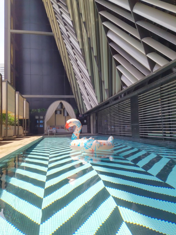 Swimming pool of Pullman Singapore Orchard Hotel
