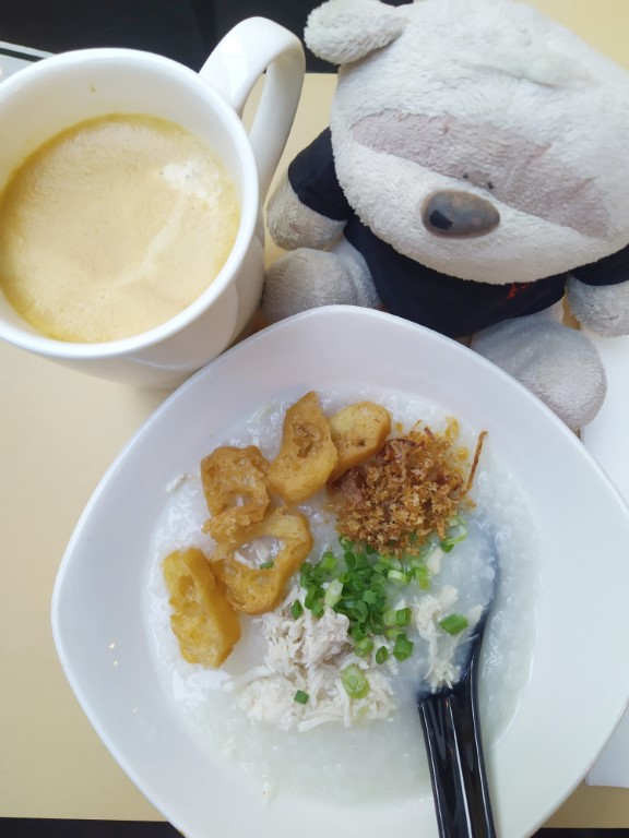 2bearbear having chicken congee for breakfast at Eden Restaurant Pullman Singapore Orchard Staycation Review