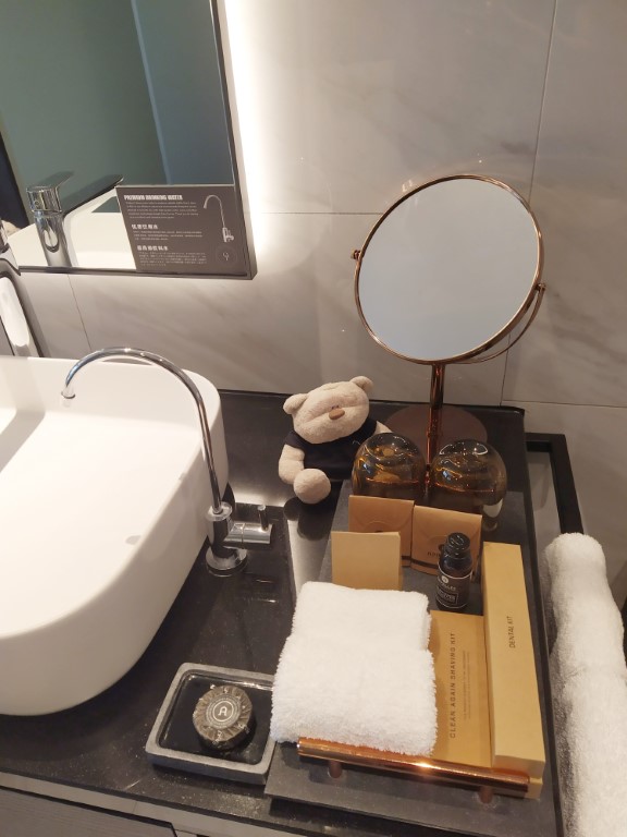 Outpost Hotel Sentosa Deluxe Sea View Room Review - Bathroom Amenities