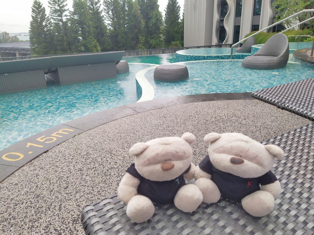 2bearbear chilling out at Pamukkale Pool Outpost Sentosa Hotel