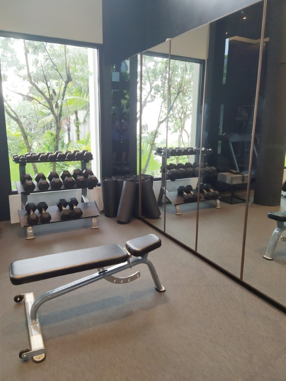 Outpost Hotel Sentosa Gym - Free Weights