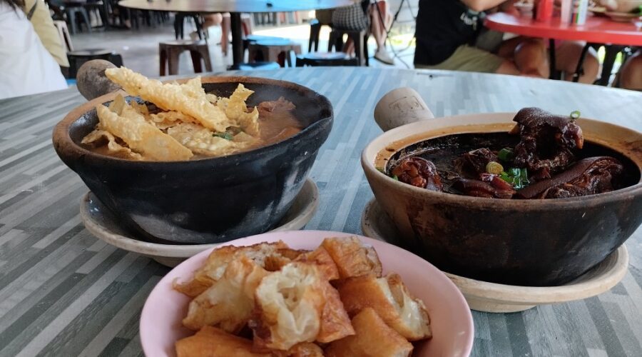 What We had at Kiang Kee Bak Kut Teh (强记肉骨茶) - Bak Kut Teh, Braised Pork Knuckle and Fried You Tiao