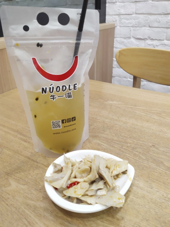 Nuodle Set that comes with Passion Fruit Tea and Oyster Mushroom