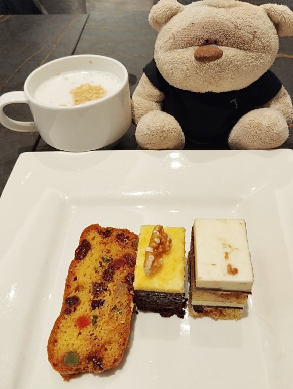 What We Had at Travel Club Lounge Kuala Lumpur International Airport Terminal 2 (next to Sama Sama Hotel) - Desserts