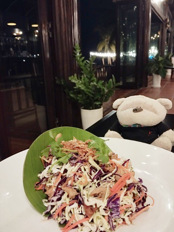 Pepper Restaurant Review Vinpearl Resort & Spa Phu Quoc - Crunchy Chicken Salad
