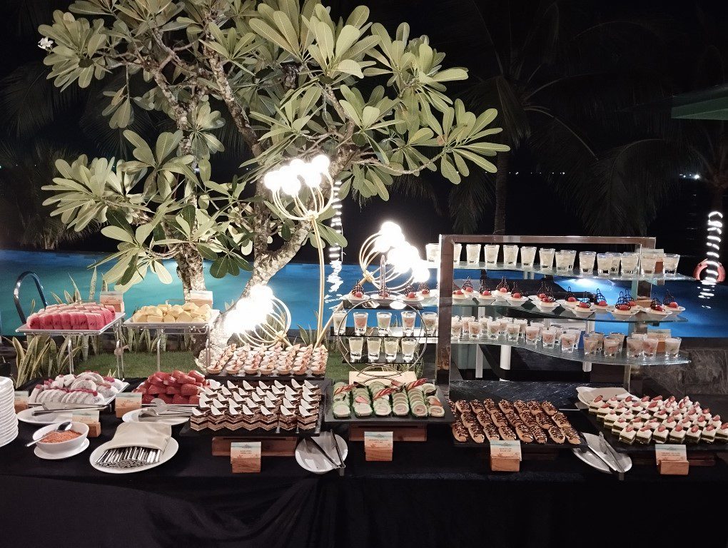 Seashells Phu Quoc Coral Restaurant Seafood Buffet Dinner - Desserts