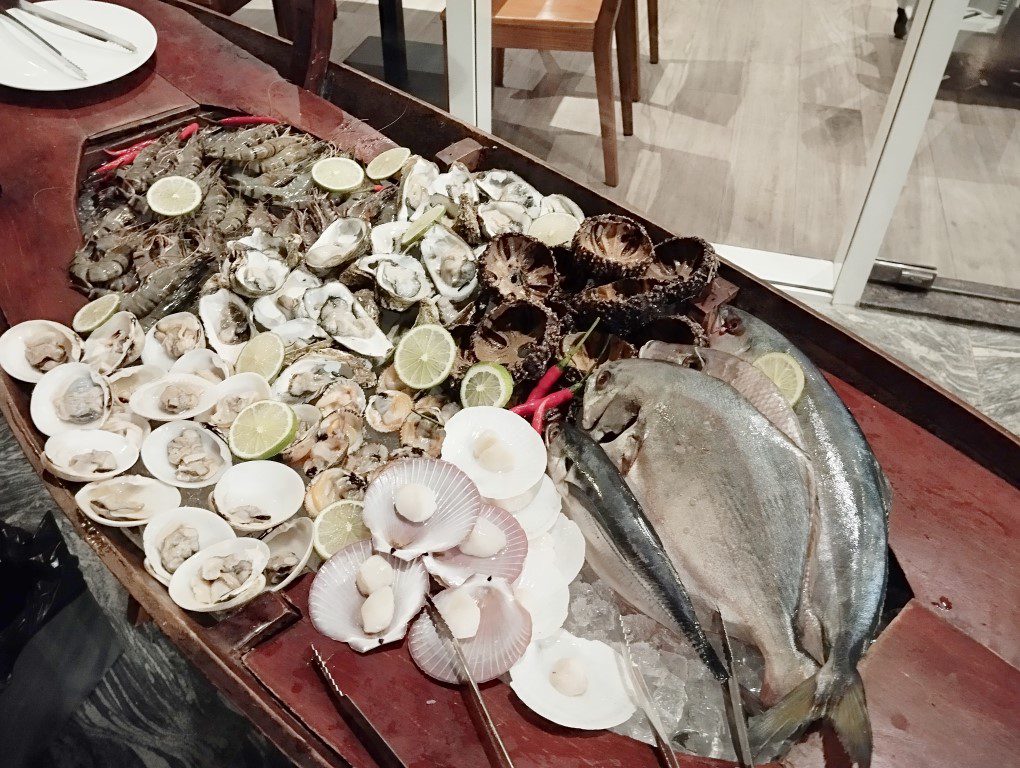 Seashells Phu Quoc Coral Restaurant Seafood Buffet Dinner - Choice of seafood to be grilled live