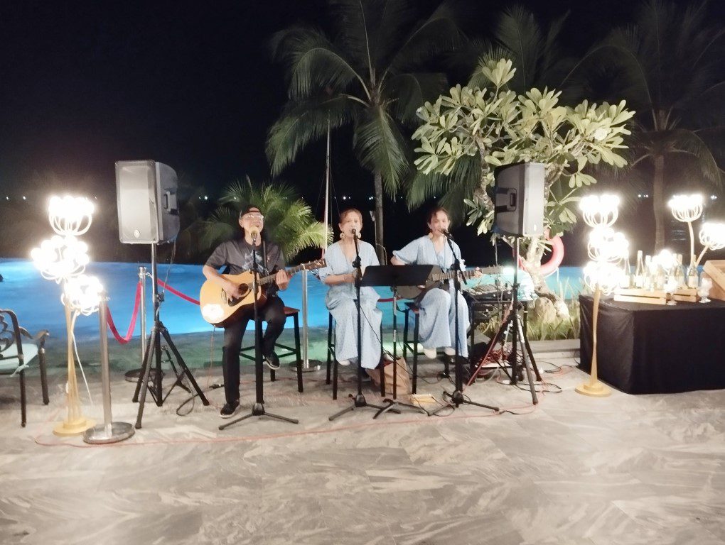 Live Filipino Band for seafood buffet dinner at Seashells Phu Quoc Hotel Coral Restaurant
