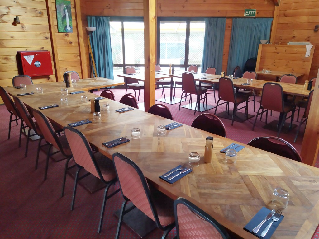 Skotel Alpine Resort Facilities Review - Restaurant and Bar Dining Area
