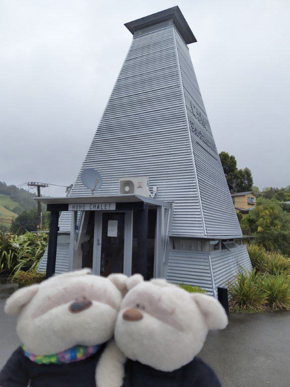 Huhu Chalet next to Huhu Cafe near Waitomo Caves