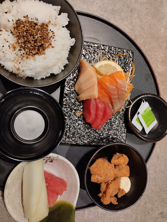 TGM Sashimi Platter (Salmon, Tuna, Swordfish) at Changi Airport Terminal 2 Review