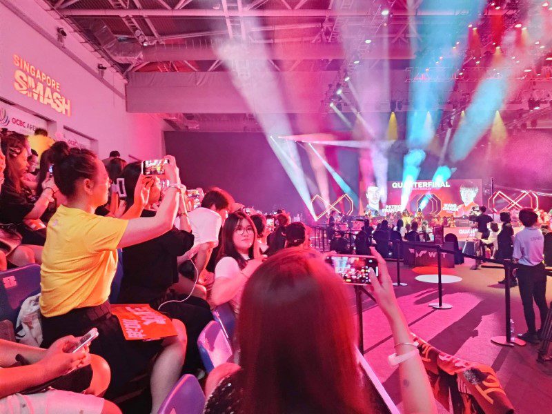 Singapore Smash 2025 Infinity Arena - Check out the rows of phones where fans were taking photos of Wang Chuqin when he entered the arena