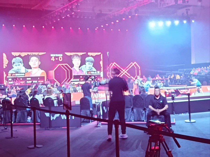 Smash Singapore 2025 Infinity Arena - Platinum seats are the black seats that surrounds the Infinity Arena featured match
